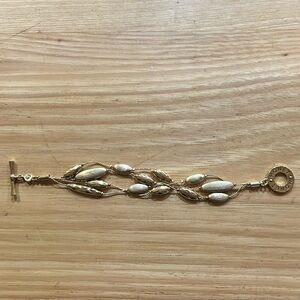 Vintage Monet gold tone fashion chain bracelet